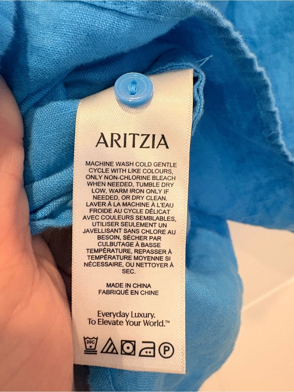 Aritzia Little Moon linen V-Neck Long-Sleeve Top - Picture 5 of 9